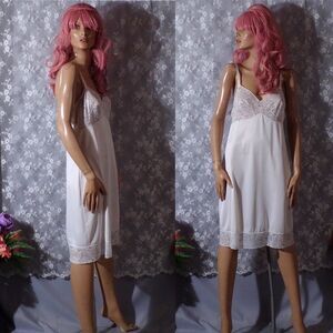 Vintage 60s Slip 1960s Whit Nylon Lace Vassarette Cute Pinup Retro Size Medium